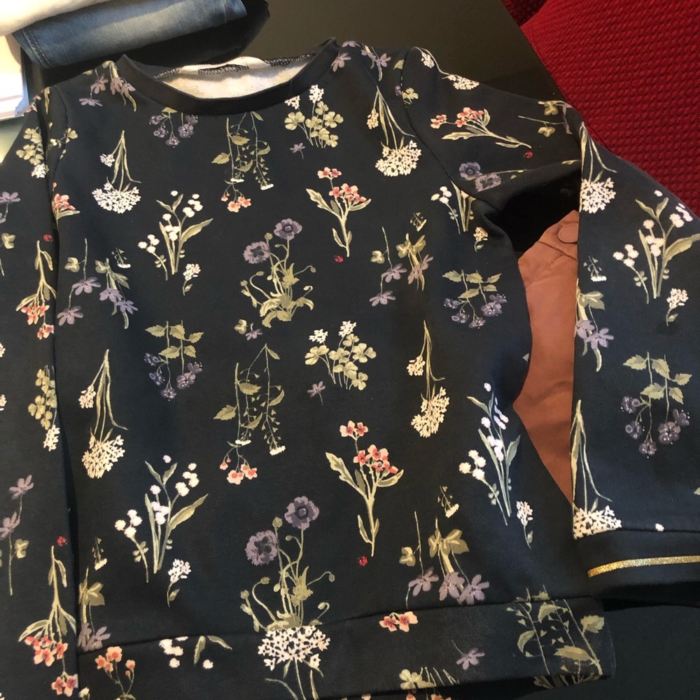 Cute long sleeve shirt